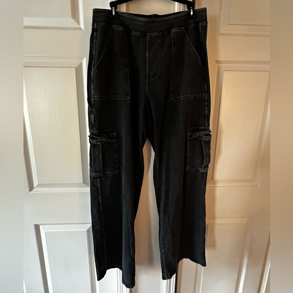 HALARA Black Cargo Pants